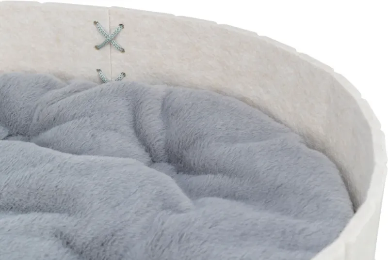 Preview: Bett Emelie