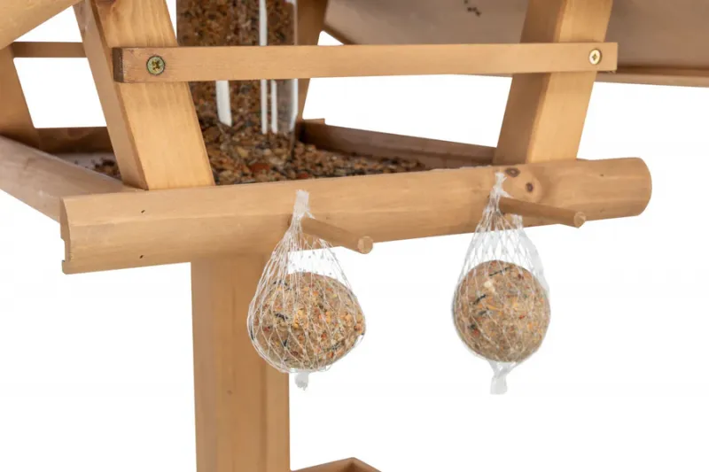 Vogelfutterhaus mit Ständer